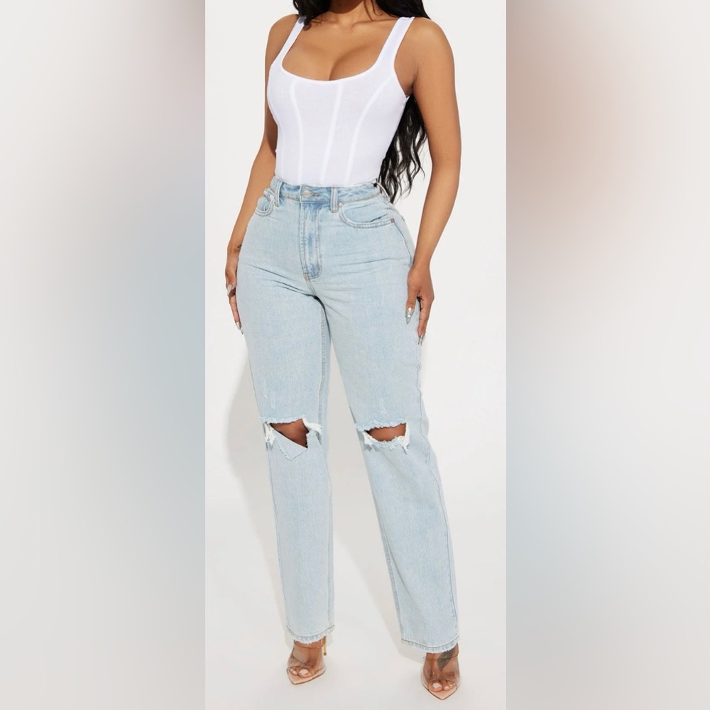 High Rise Ripped Straight Leg Jeans Light Wash Size 11 NWT
